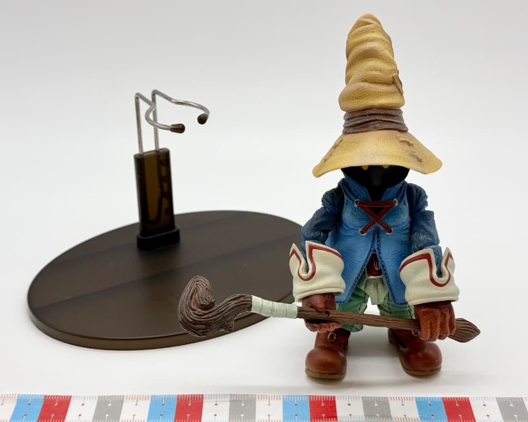 ファイナルファンタジー IX プレイアーツ ビビ ノンスケール可動フィギュア