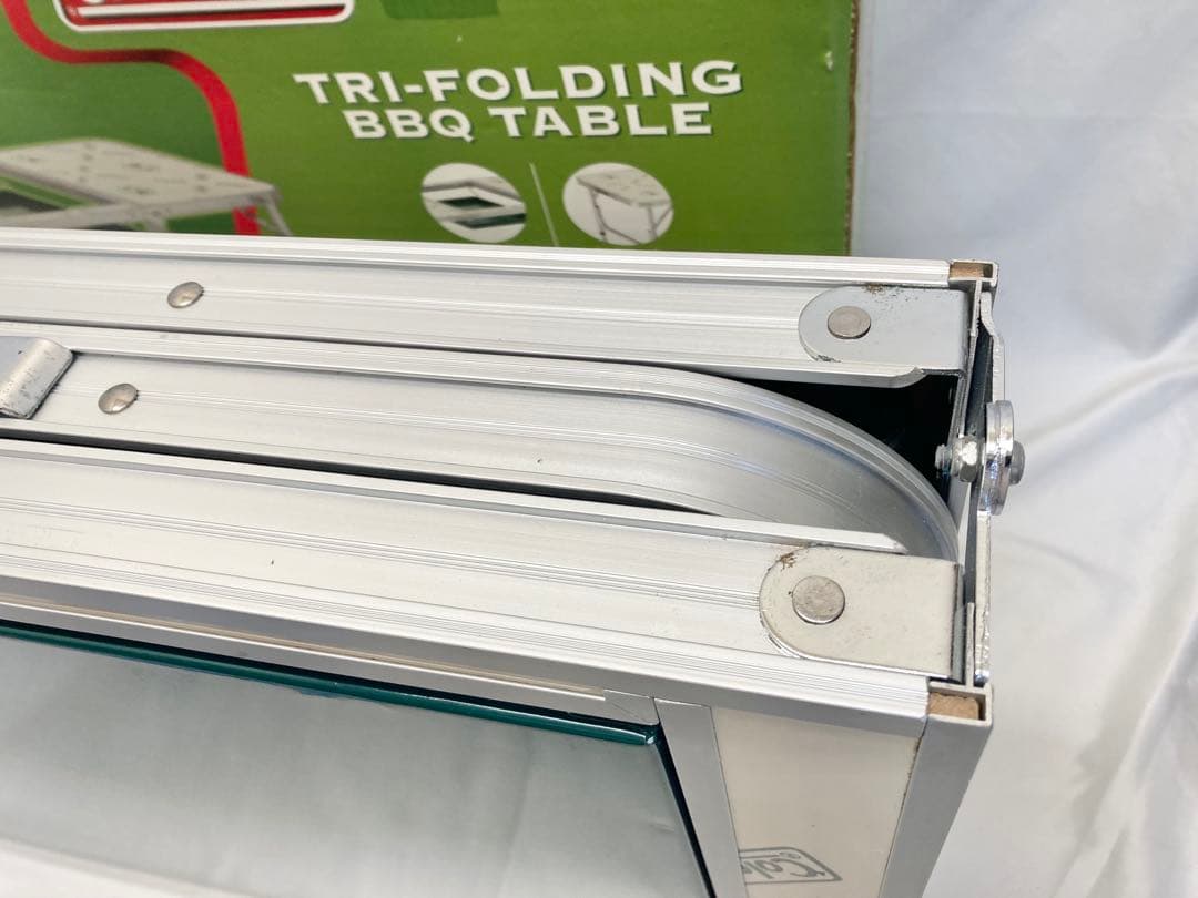 Coleman コールマン　フォールディングテーブル　三つ折り　BBQテーブル