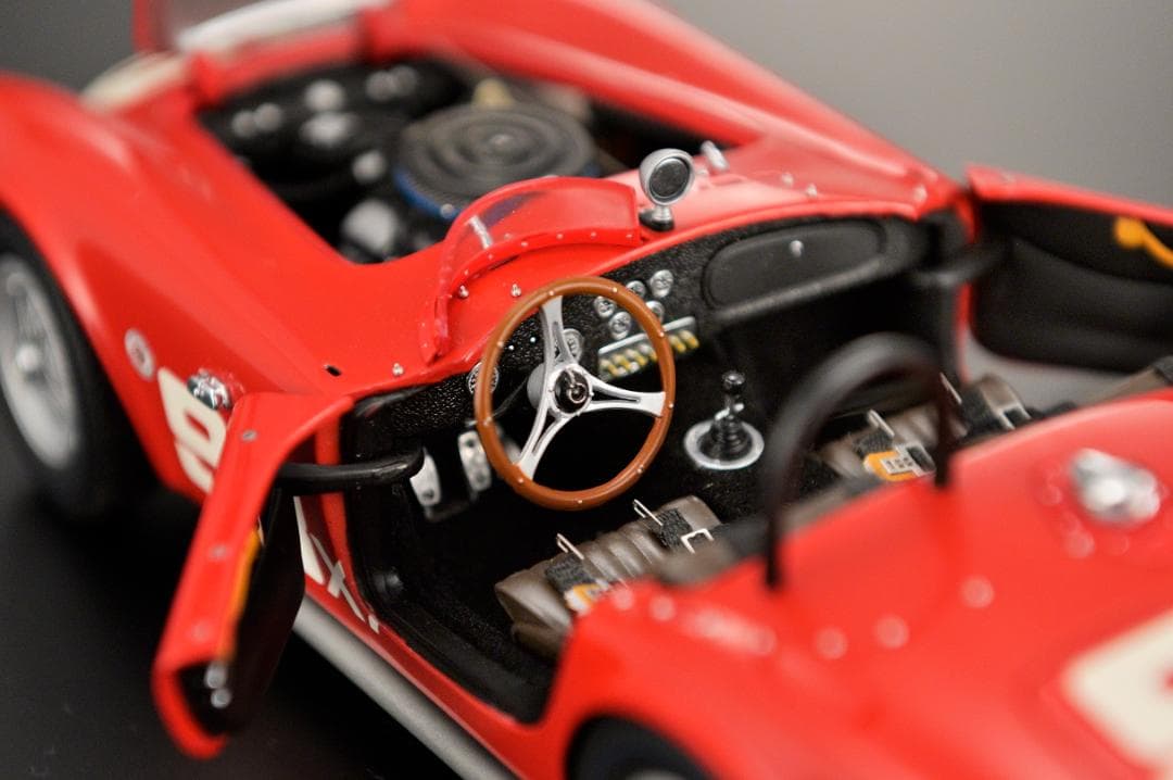 EXTO Cobra260 　(red)　 　　1/18サイズ