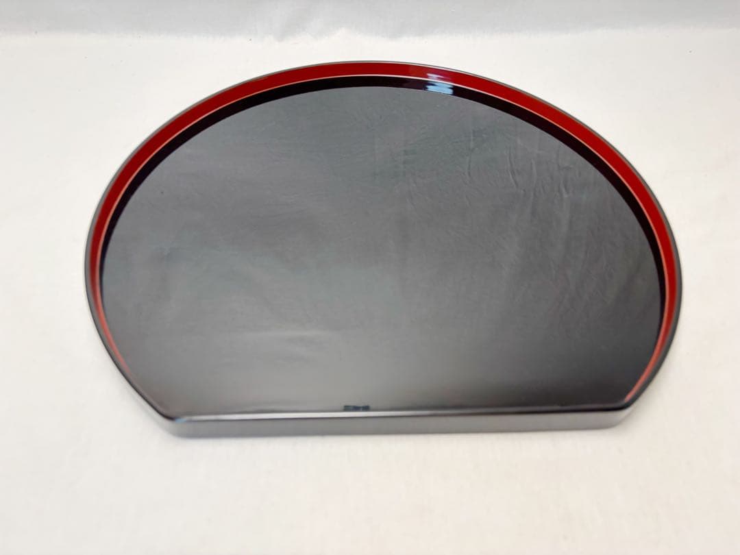 未使用 懐石道具 輪島塗 木製黒真塗 胴張膳 内縁朱塗 半月膳5客揃 会席膳共箱