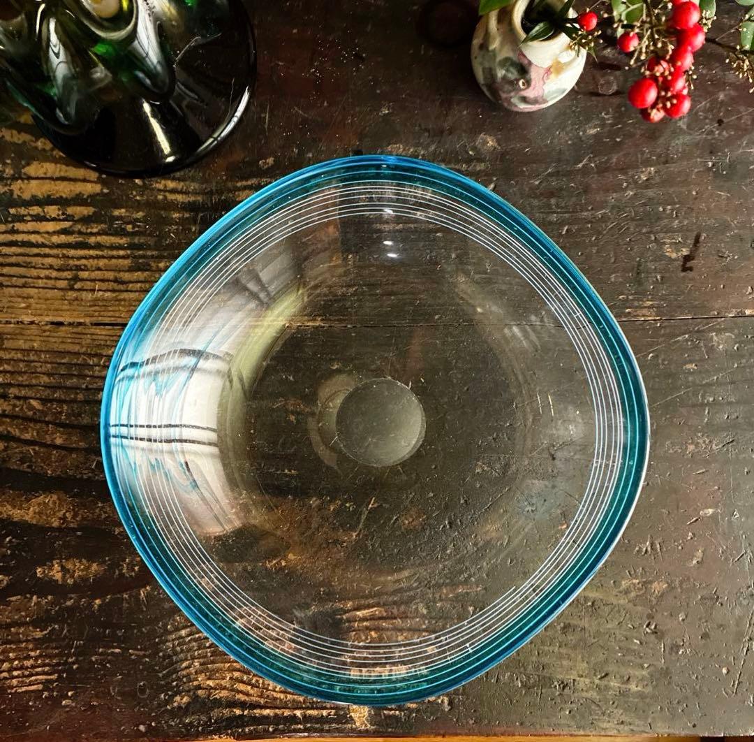 骨董　レトロガラス　四角型　濃水色フチ　線巻　糸巻　菓子鉢　花器　ウランガラス