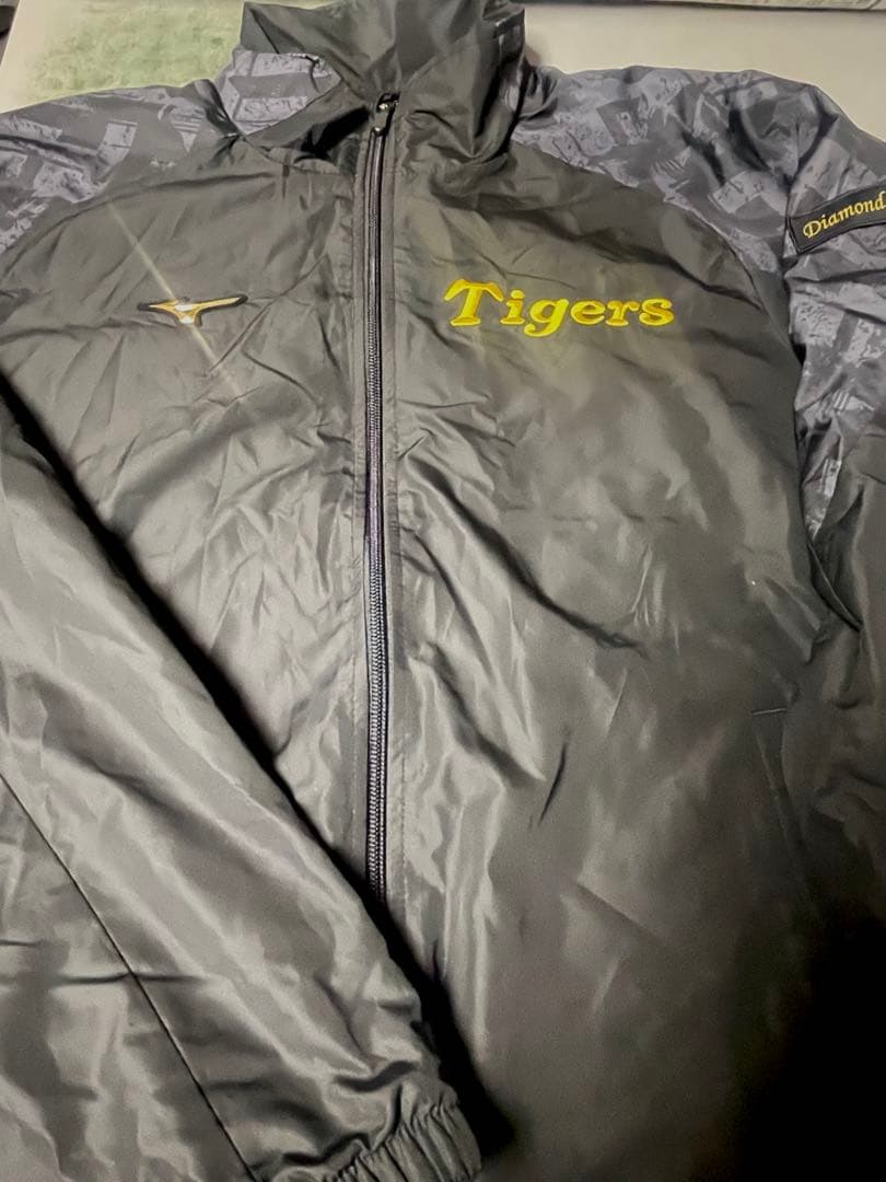 新品未使用 阪神タイガース ダイヤモンドプラス ウインドブレーカー 上下セットM