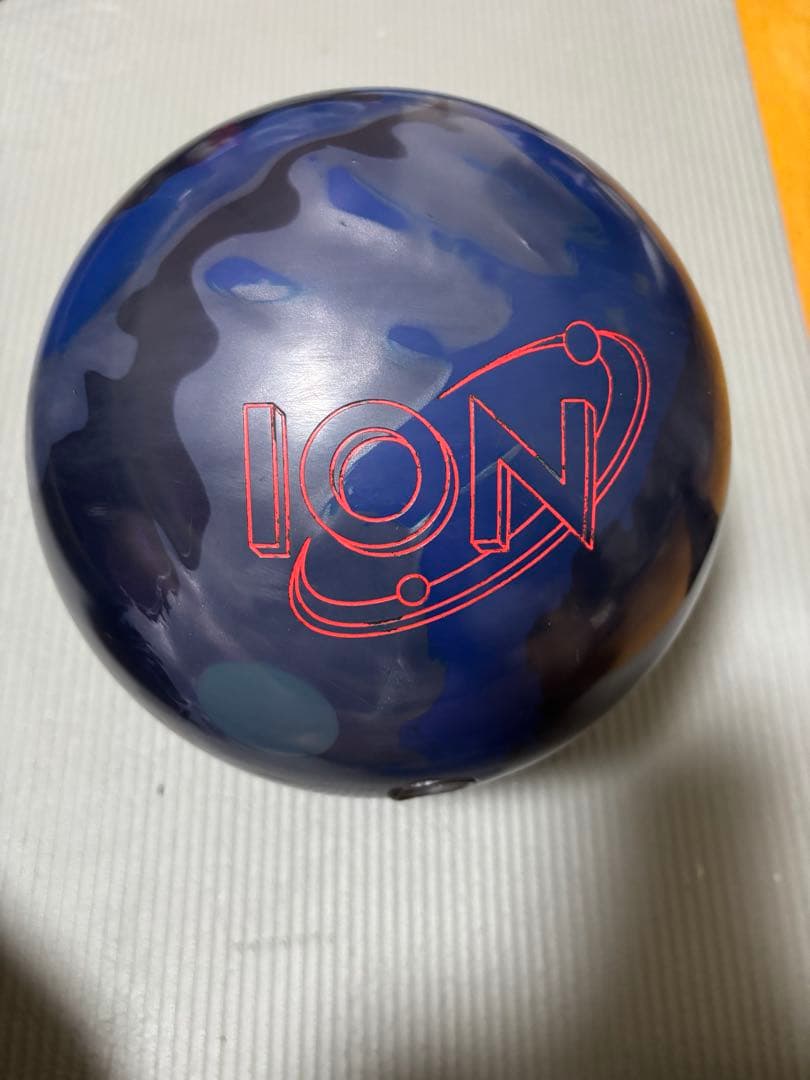 STORM ION ボウリングボール　14ポンド