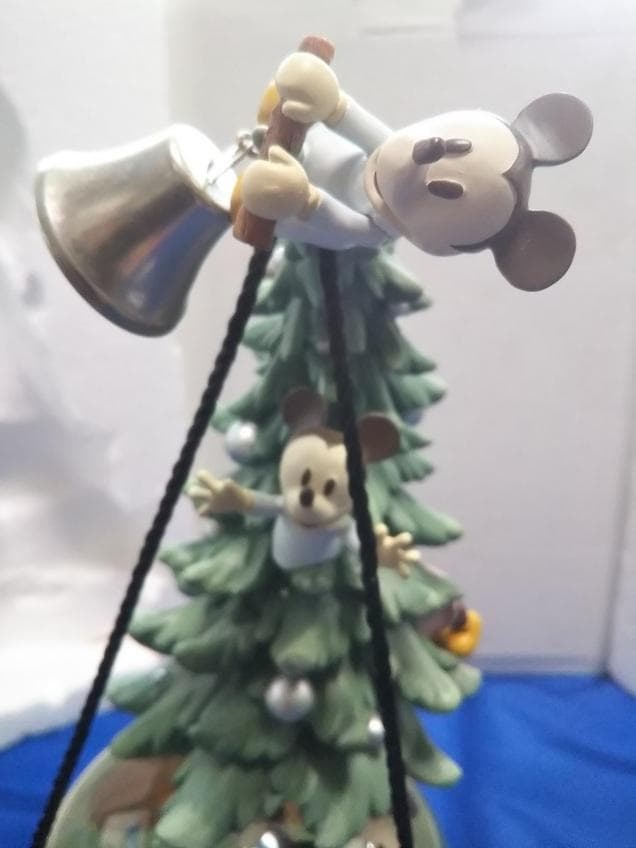 ディズニー Seasons Greeting スノーグローブ