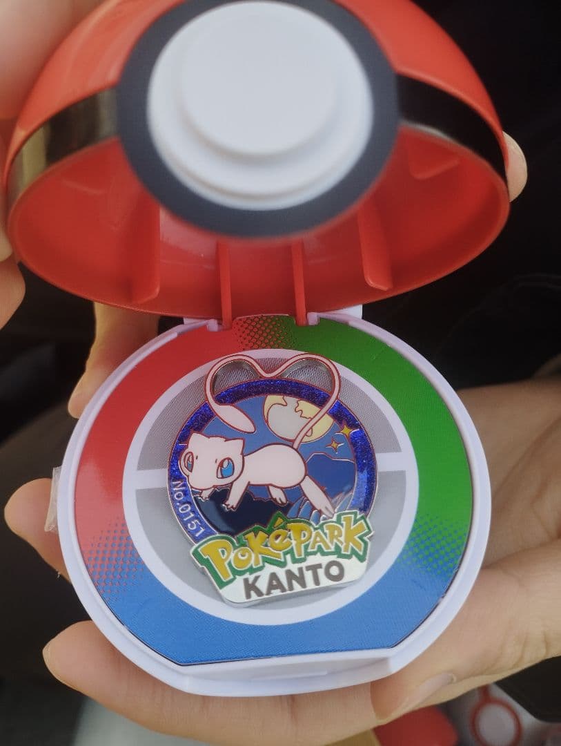 【限定】ポケパークカントー ピンズ ポケモン ミュウ　シークレット