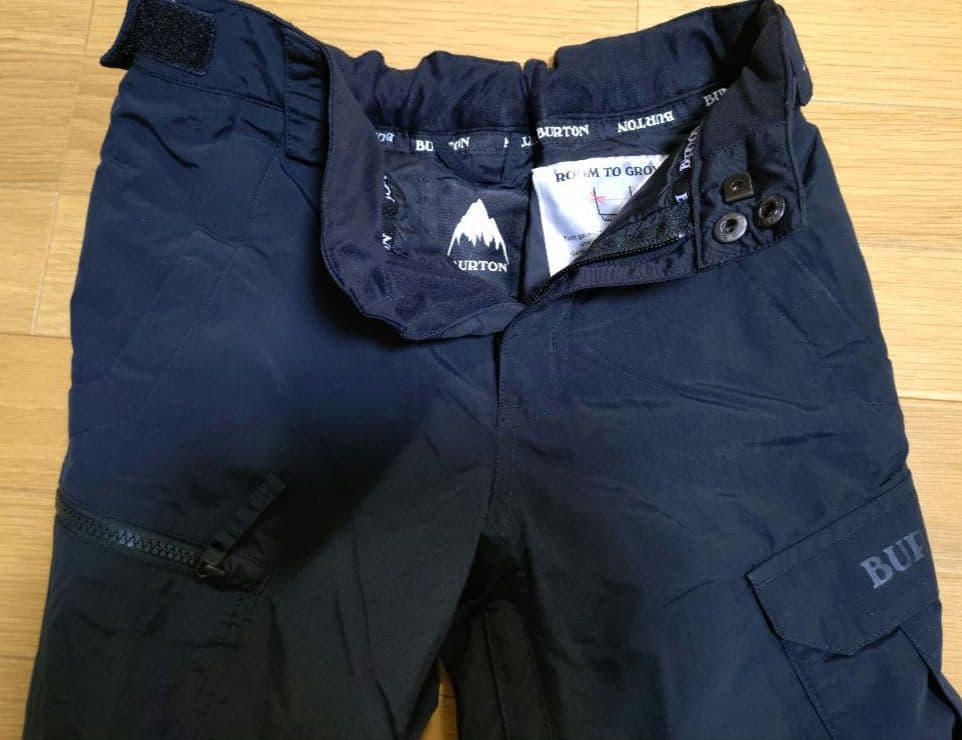 Burton 子ども用スノーボードウェア上下セット　120cm、140cm