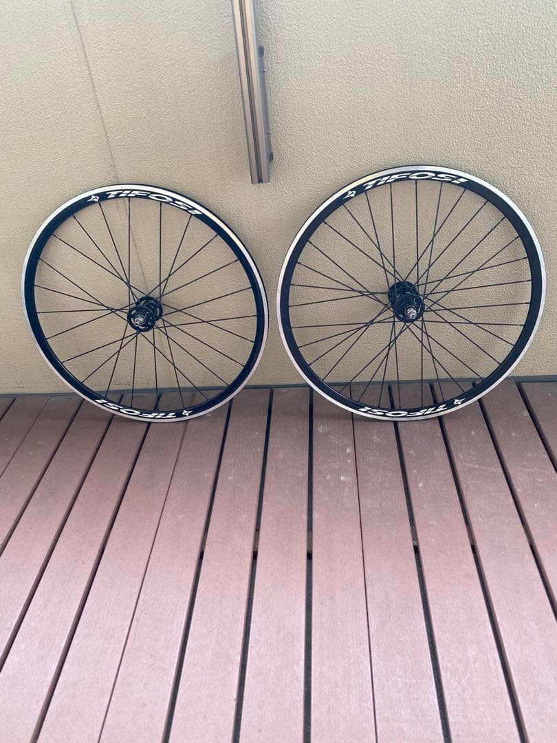 ピスト　ホイール　TIFOSI