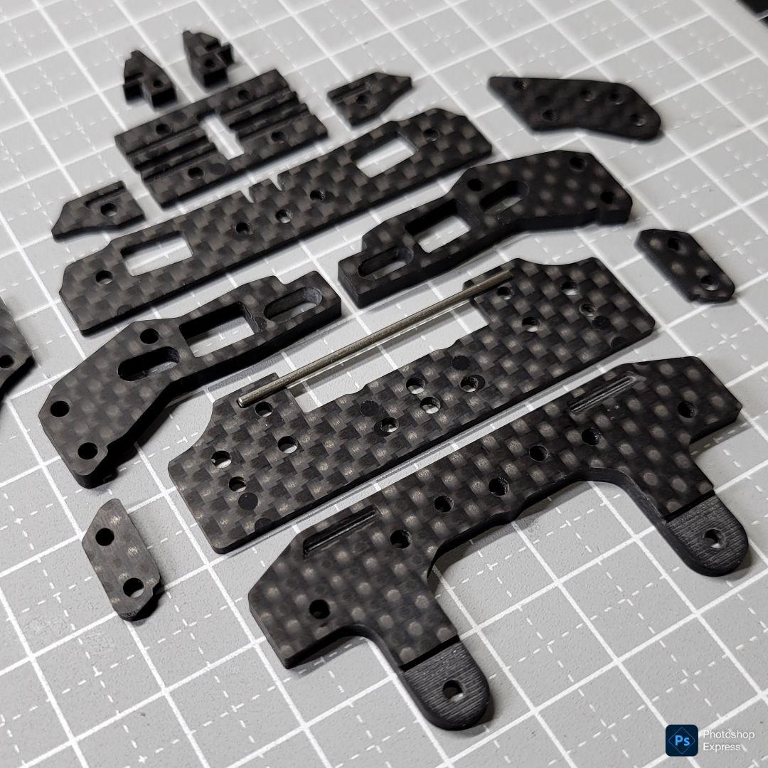 【CNC立体加工】 ヒンジ式フロントAT 左右独立スラダン カーボンパーツセット