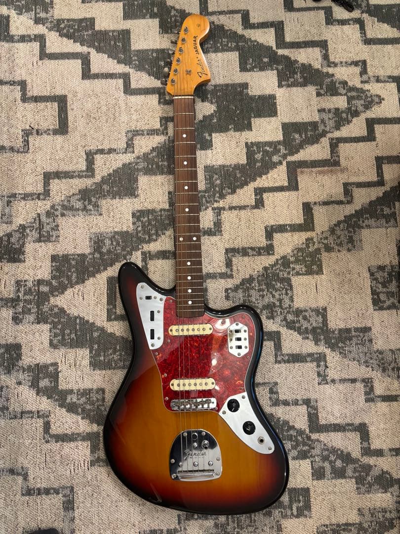 reina　　Fender Jaguar サンバースト　JG66-85