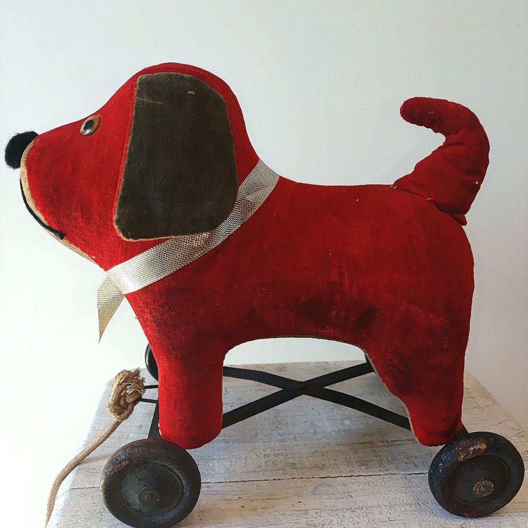 アンティーク人形　赤い犬の引きぐるま玩具