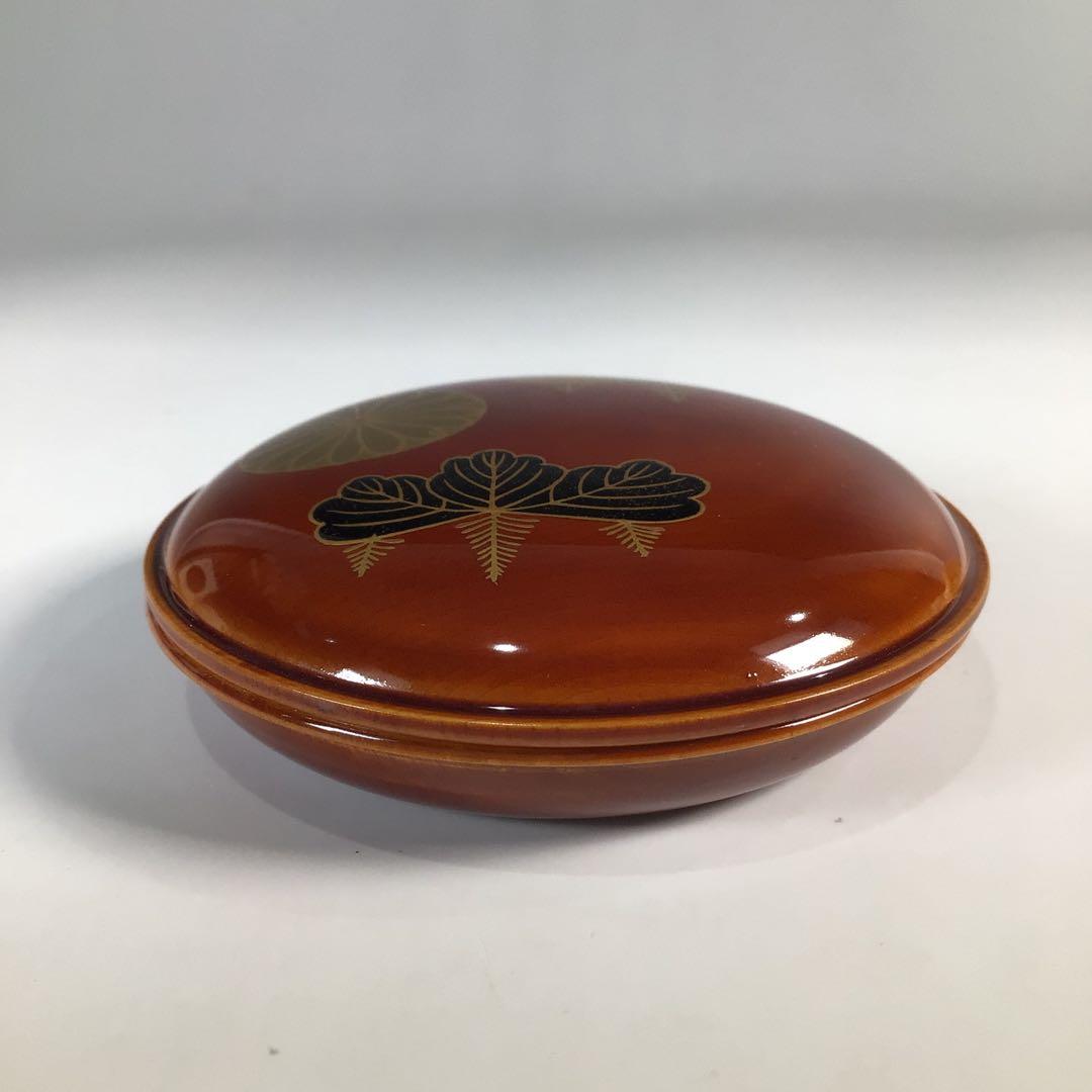 Ｎ７９　香合　『塗師　聡春作』『飛騨春慶塗』『高台寺蒔絵』『丸香合』　共箱