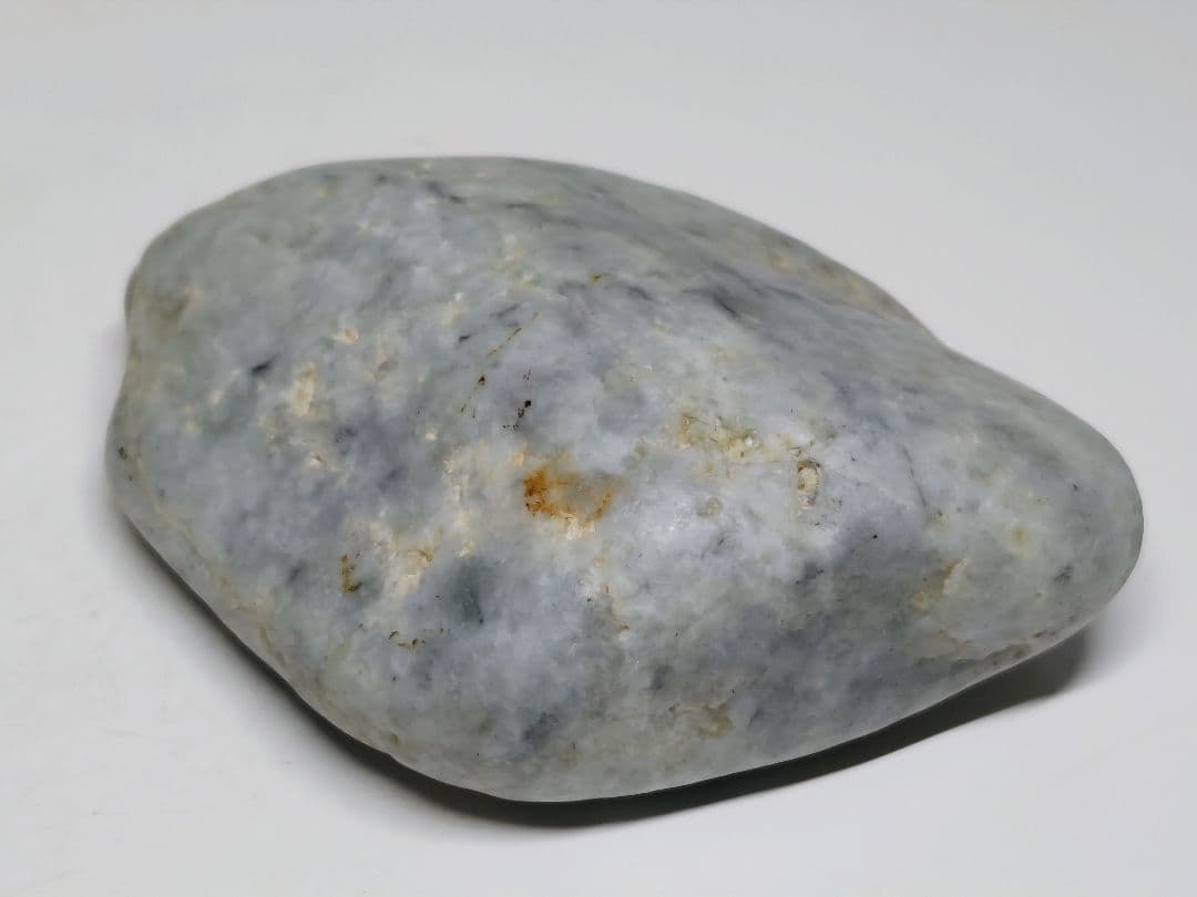 糸魚川134 翡翠 378g ヒスイ 原石 鑑賞石 自然石 誕生石 鉱物 鉱石