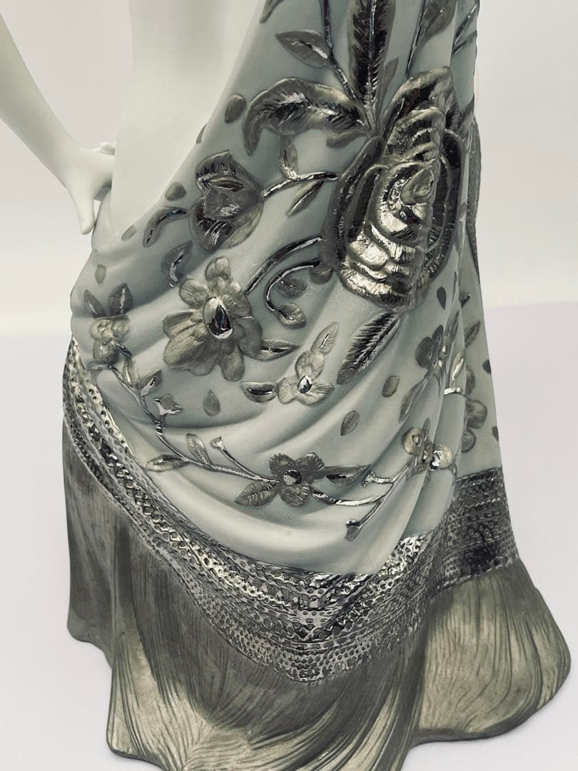 l*8様 LLADRO リヤドロ セビリアの娘 Re-Deco 8673 女性