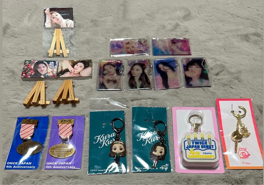 TWICE まとめ売り　(10万円相当)