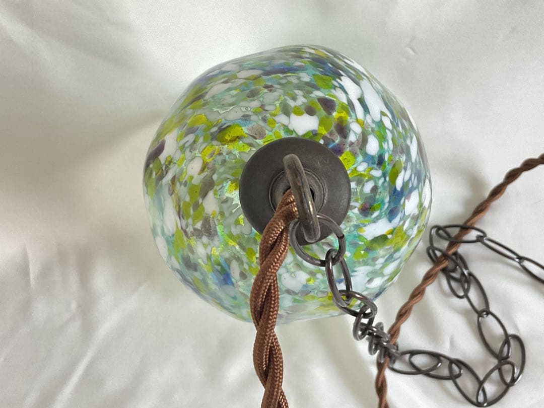 古い「美しい吹雪紋のガラスランプシェード」