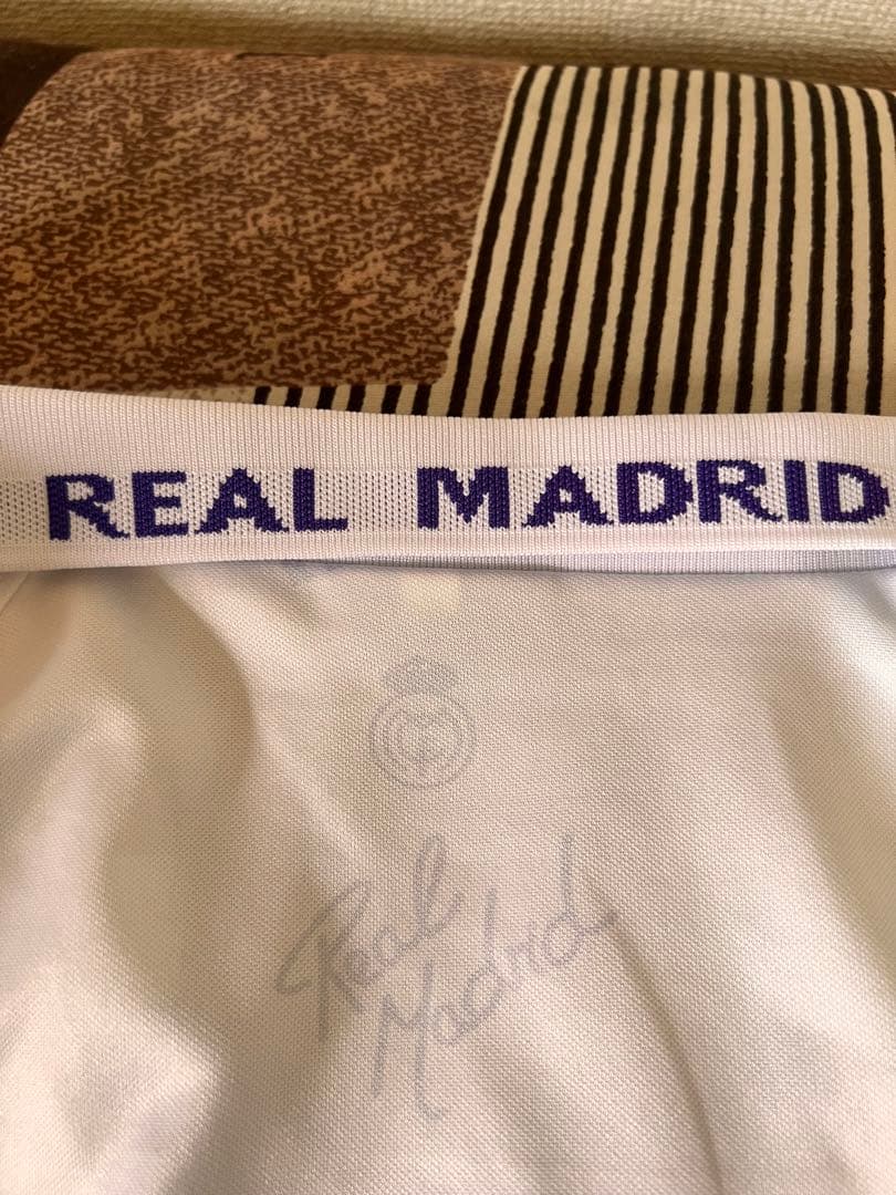 レアル・マドリード REDONDO 6番 サイン入りシャツ