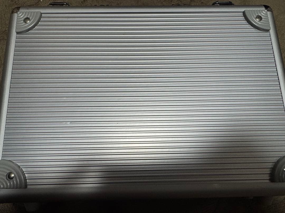 から　世界のヨコサワ　ポーカーセット