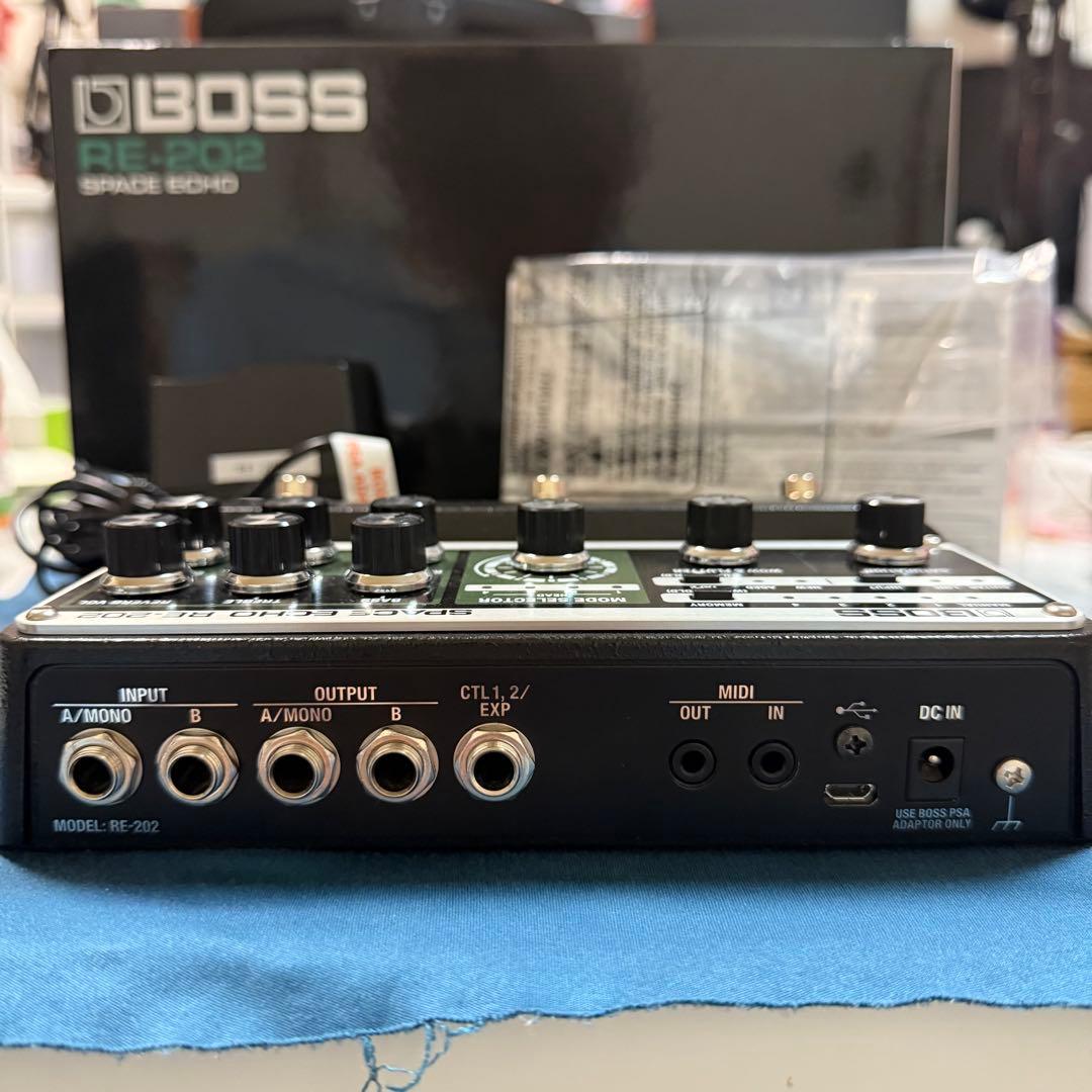 BOSS スペースエコー RE-202 多機能ディレイ 付属品完備 MIDI対応