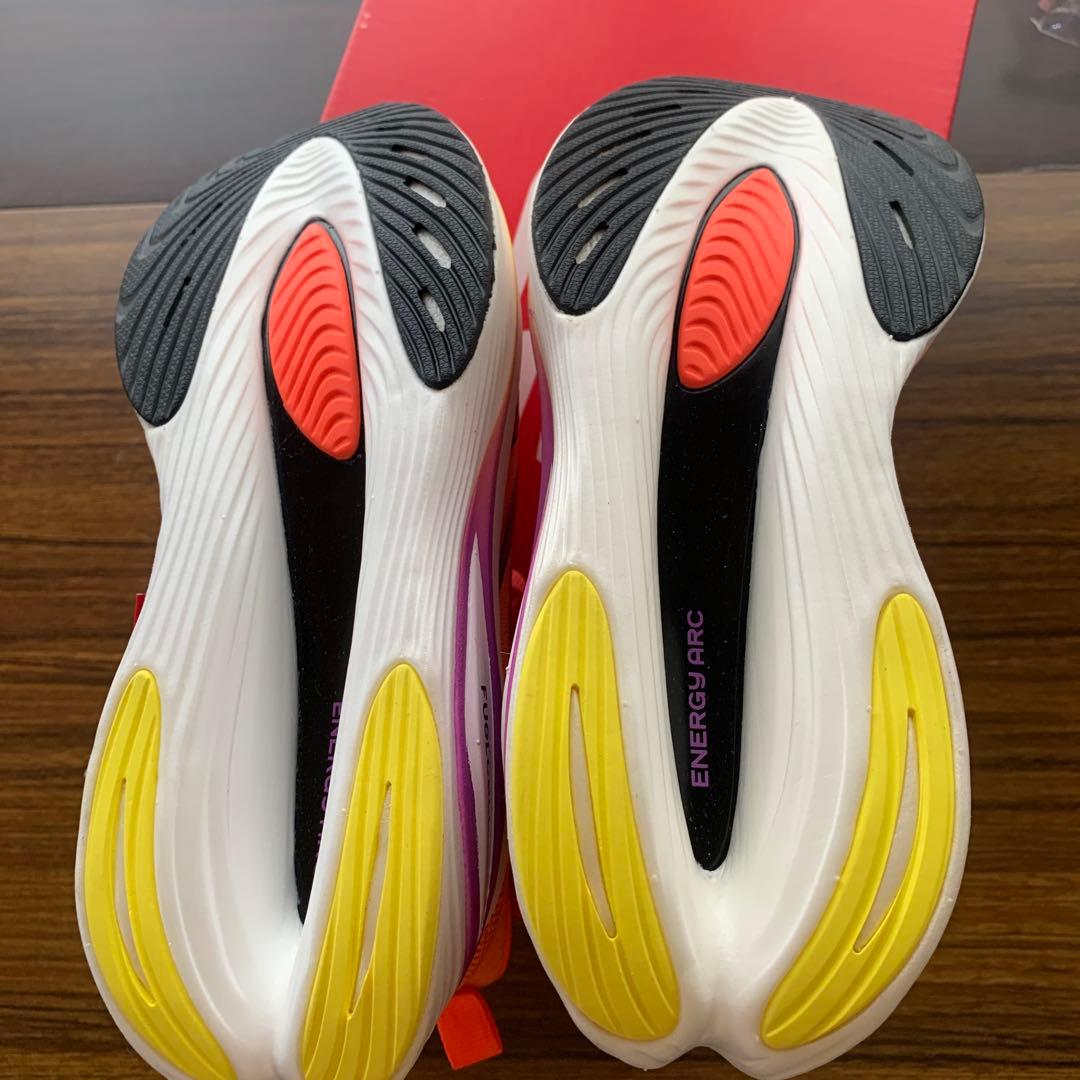 ニューバランス NBフューエルセル スーパーコンプエリート V3 22.5cm