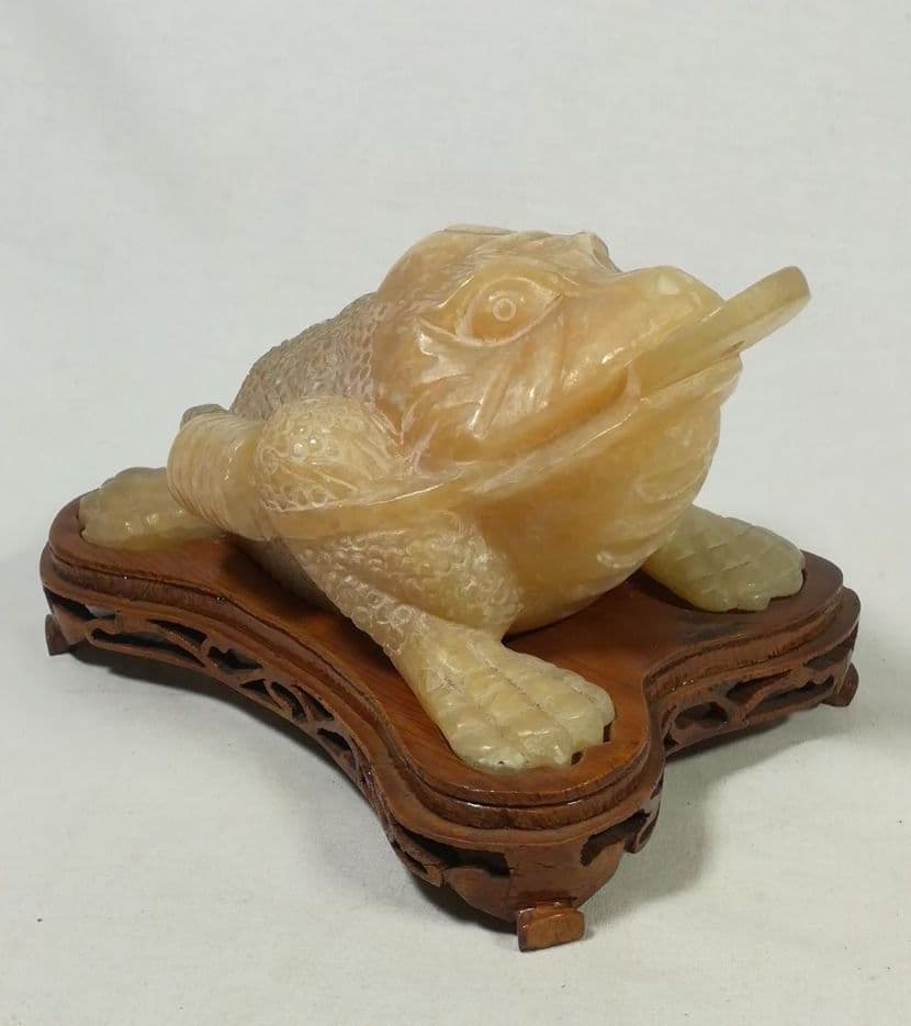 三本足　銭蛙　天然石　台座　財運アップ　風水　縁起物