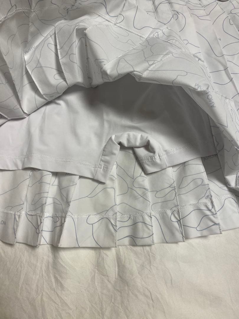 新品同様　MARK&LONA ホワイトプリーツスカート36