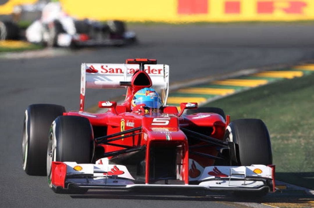 F1 Ferrari フェルナンドアロンソ1/2ヘルメット。