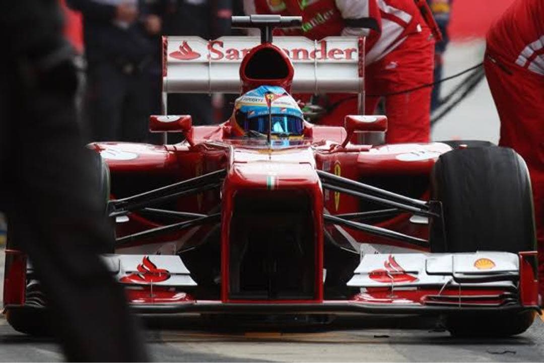 F1 Ferrari フェルナンドアロンソ1/2ヘルメット。