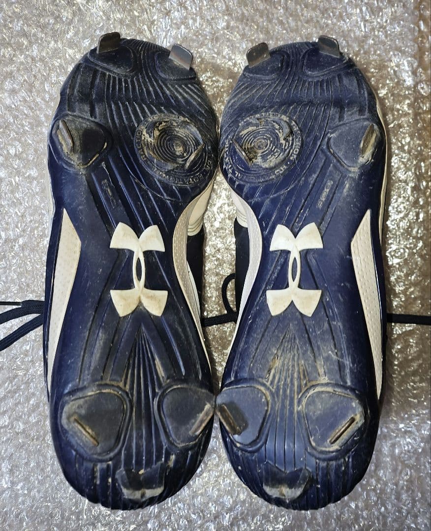 アンダーアーマー ハイカット？スパイクの使用品 27センチ