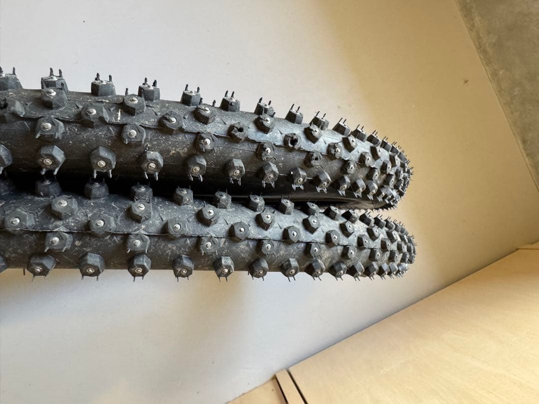 SCHWALBE ICE SPIKER PRO 26インチ　2本セット