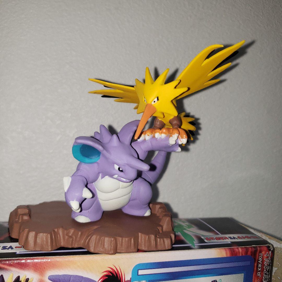 ニドキング　サンダー　バトル　フィギュア　レア　レトロ　ジオラマ　ポケモン　昔