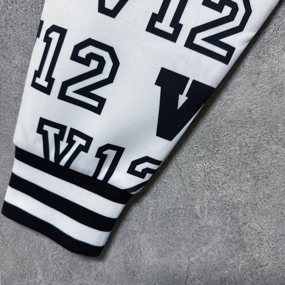 V12 ヴィトゥエルヴ ジップパーカー ジャケット 総柄 ロゴ ホワイト L