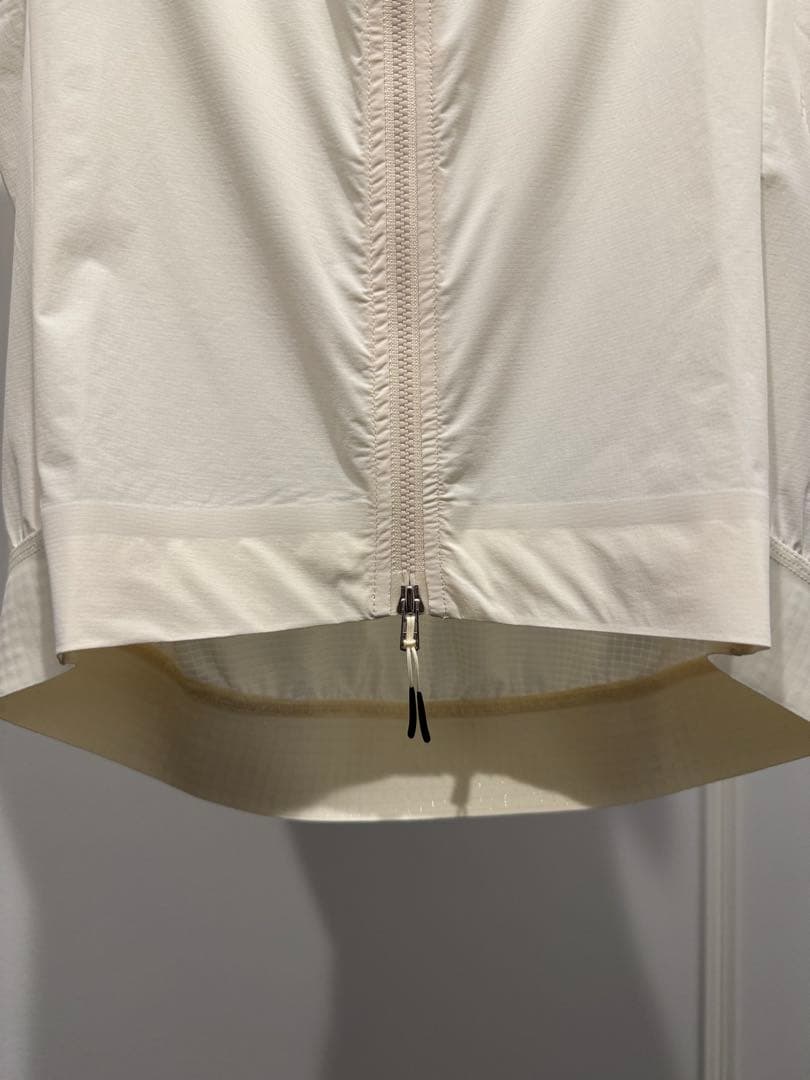 【新品】未使用品！FINGERS CROSSED ジレ ホワイト S 公式完売