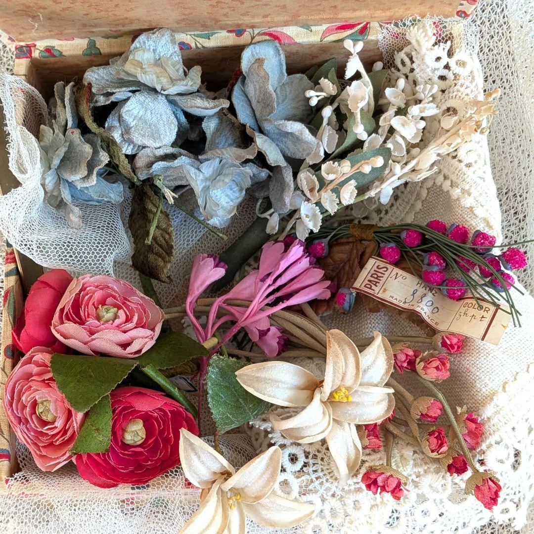 カルトナージュBOXに布花ぎっしりセット フランス製アンティーク
