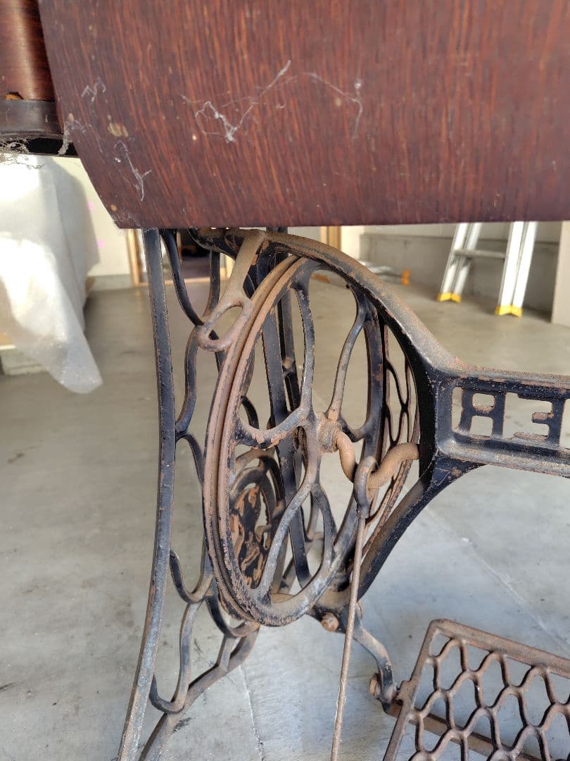 アンティークミシン脚テーブル　SINGER 足踏みミシン　網目　鉄脚