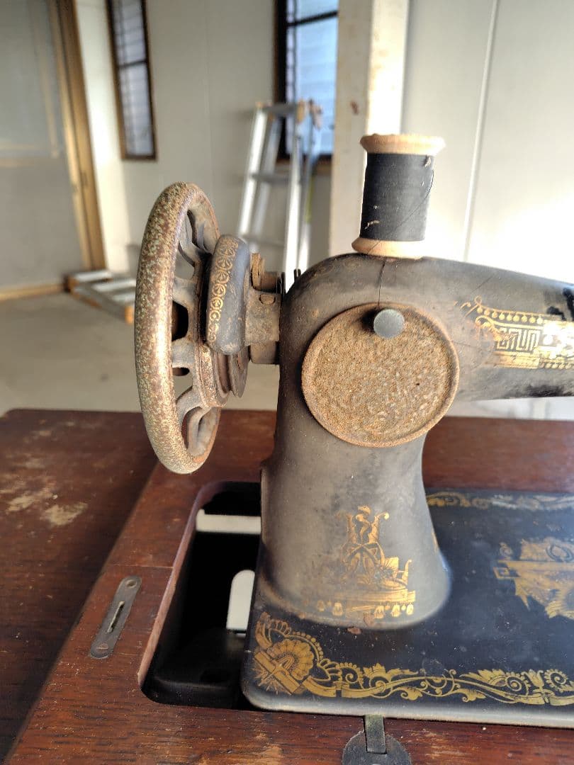 アンティークミシン脚テーブル　SINGER 足踏みミシン　網目　鉄脚