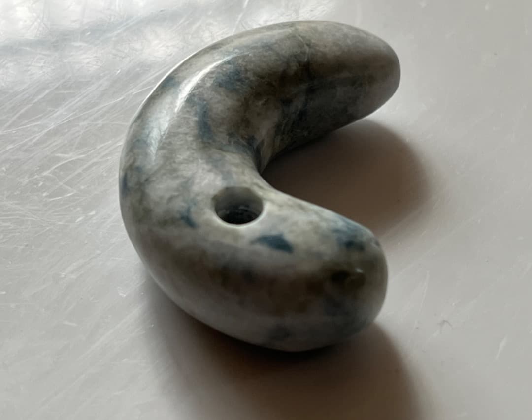 糸魚川　横川　青翡翠　勾玉