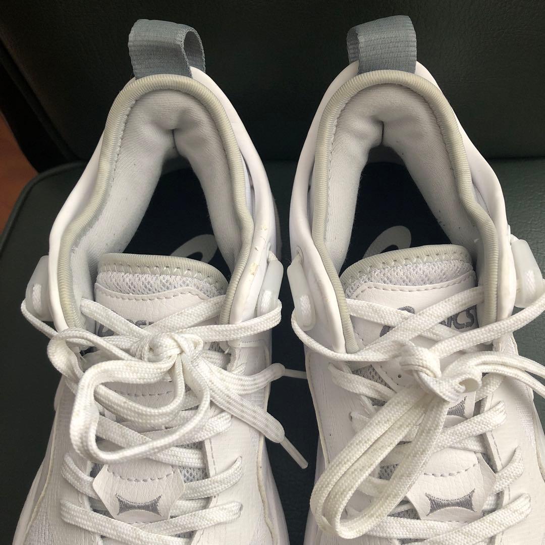 アシックス　NOVA SURGE LOW2