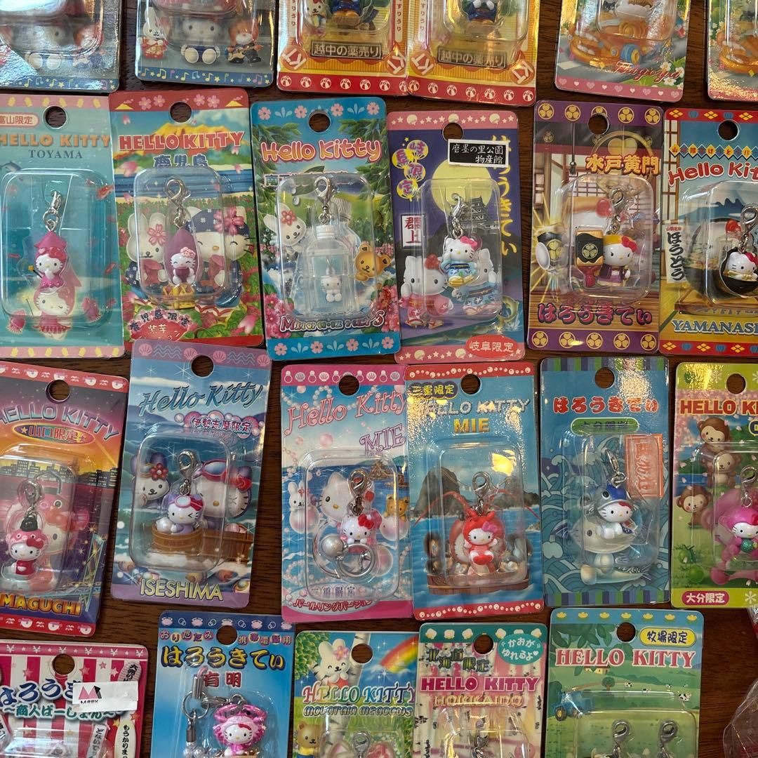 ご当地キティ　ファスナーマスコット&根付け《100個セット》