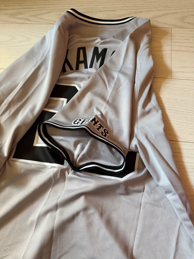 読売巨人　2024ティファニーコラボレプリカユニフォーム　ナイキ　岡本和真