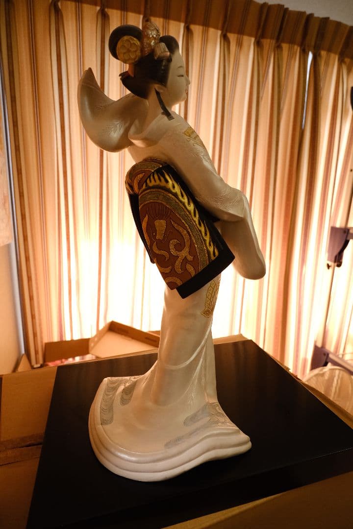 博多人形「あき子作」華 高さ約44cm 台座・木札付き（白地金彩）