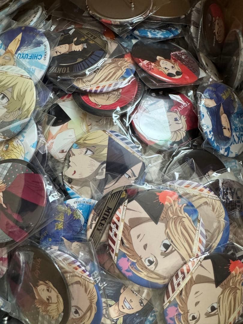 グッズ　大量　缶バッジ多め　100点以上　東リべ　呪術廻戦　鬼滅の刃