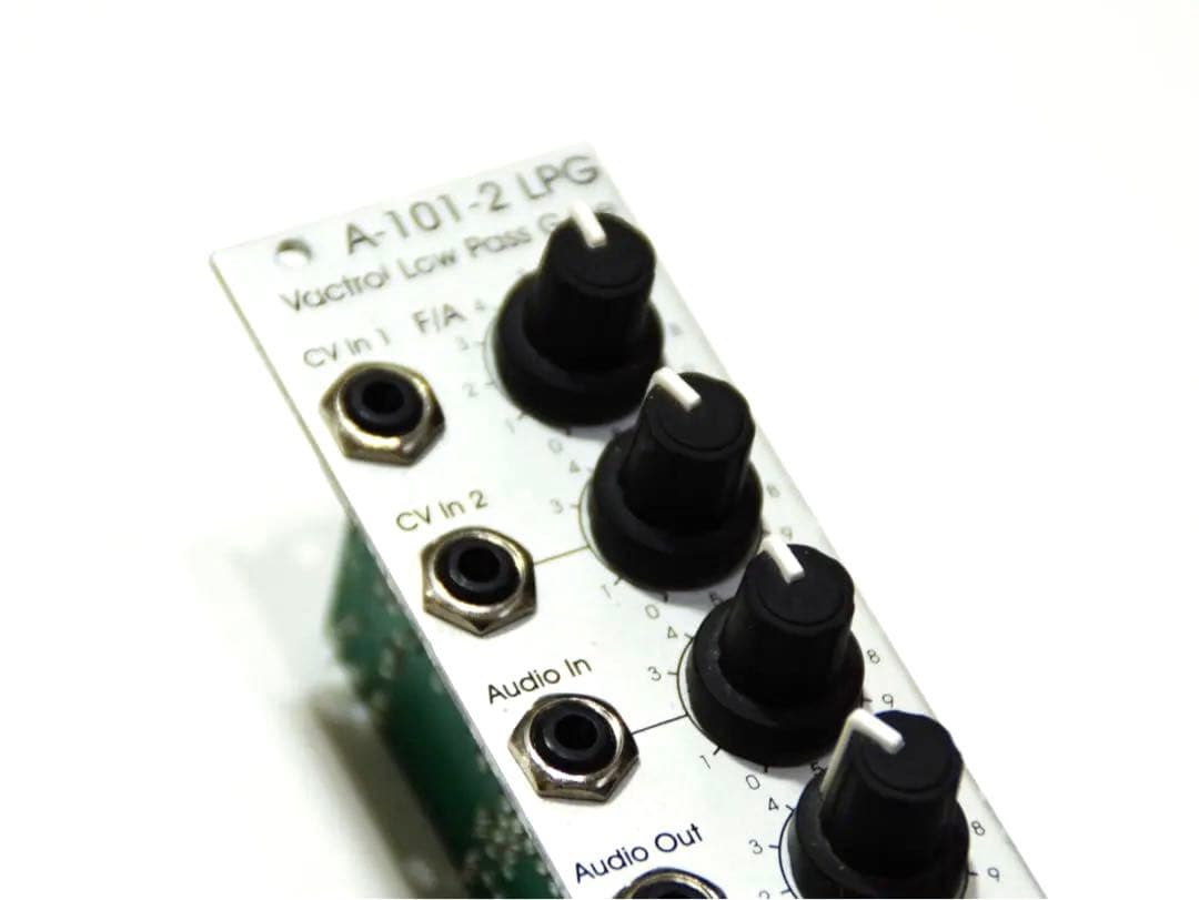 DOEPFER A-101-2 LPG / モジュラーシンセ