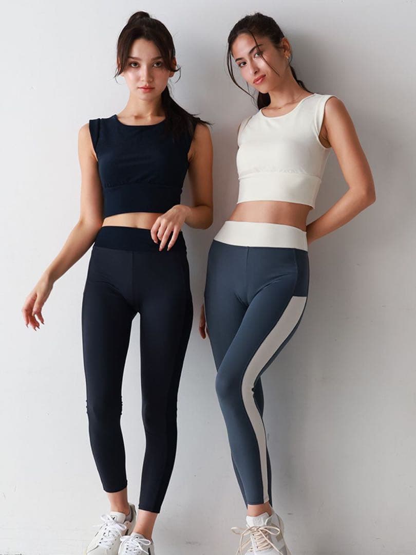 新品タグ付き　ALBOVE スポーツブラ　水陸両用　トップス　レギンス