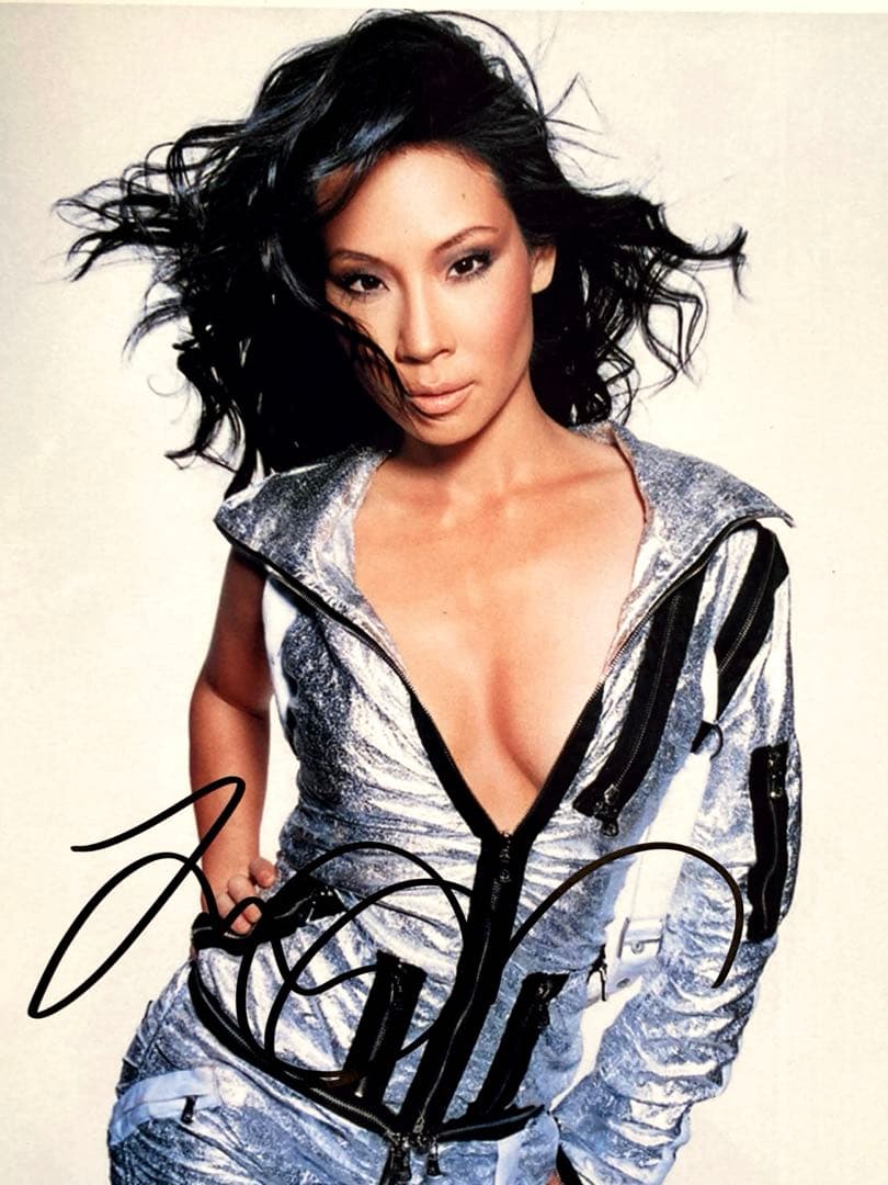 セール中…ルーシー・リュー直筆サイン入り超 特大写真…Lucy Liu