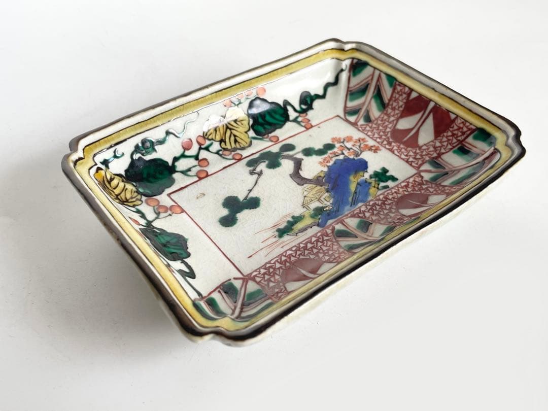 骨董　アンティーク　色絵九谷　苫屋　矢羽　野葡萄　隅入角皿　小皿　古伊万里