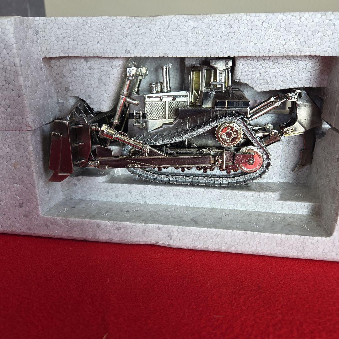 限定版CAT D11R トラック型トラクター 1:50スケール