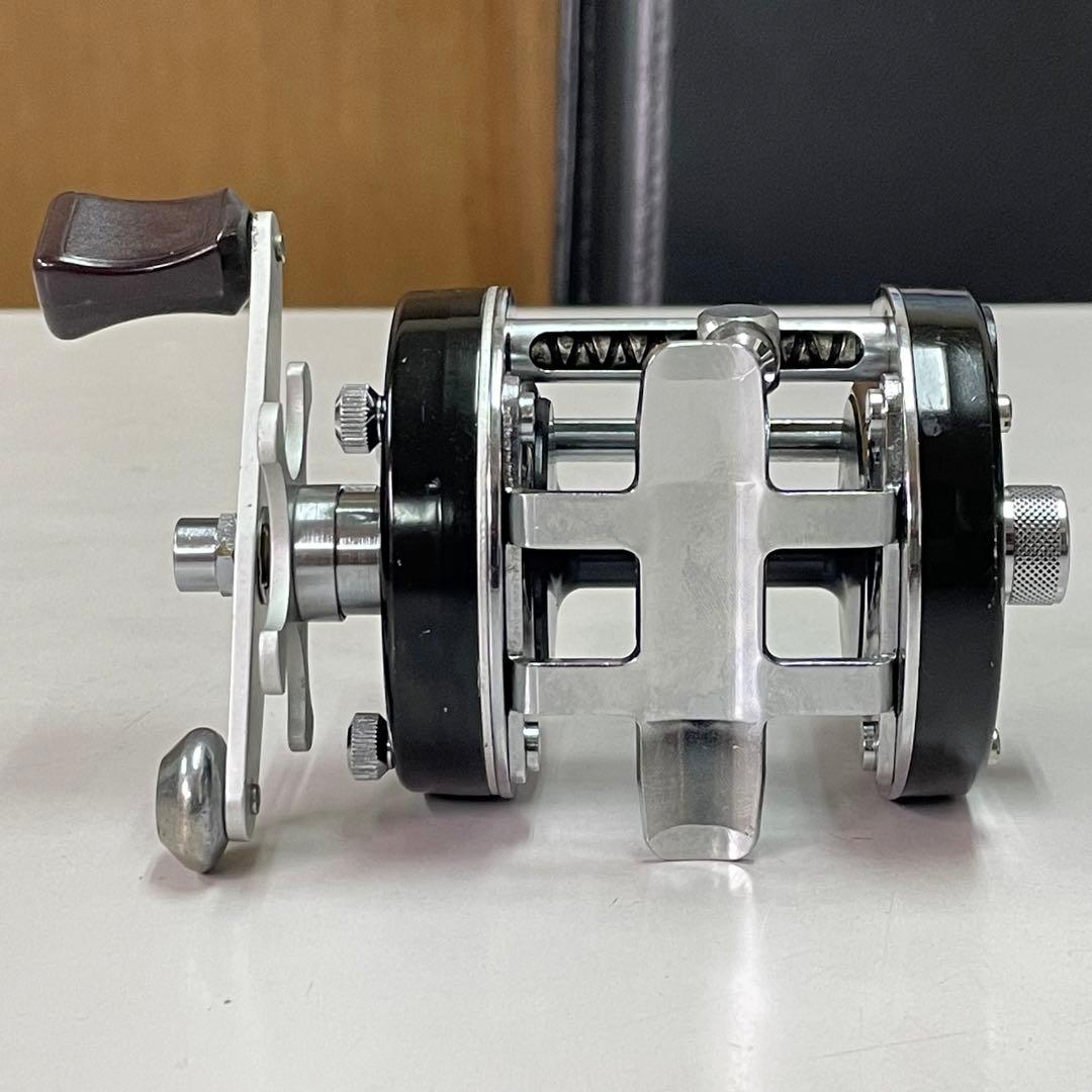 リール DAM QUICK 800 Champion