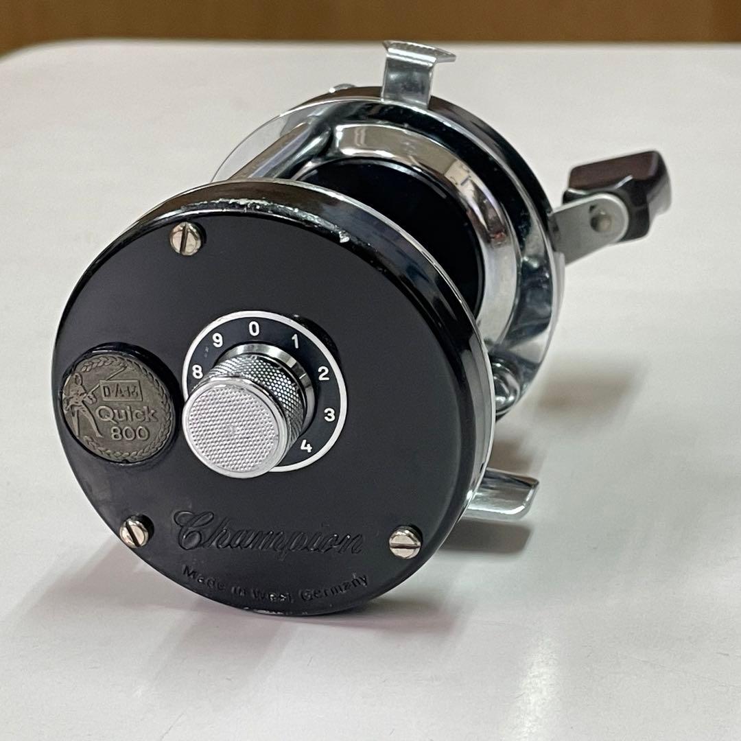 リール DAM QUICK 800 Champion