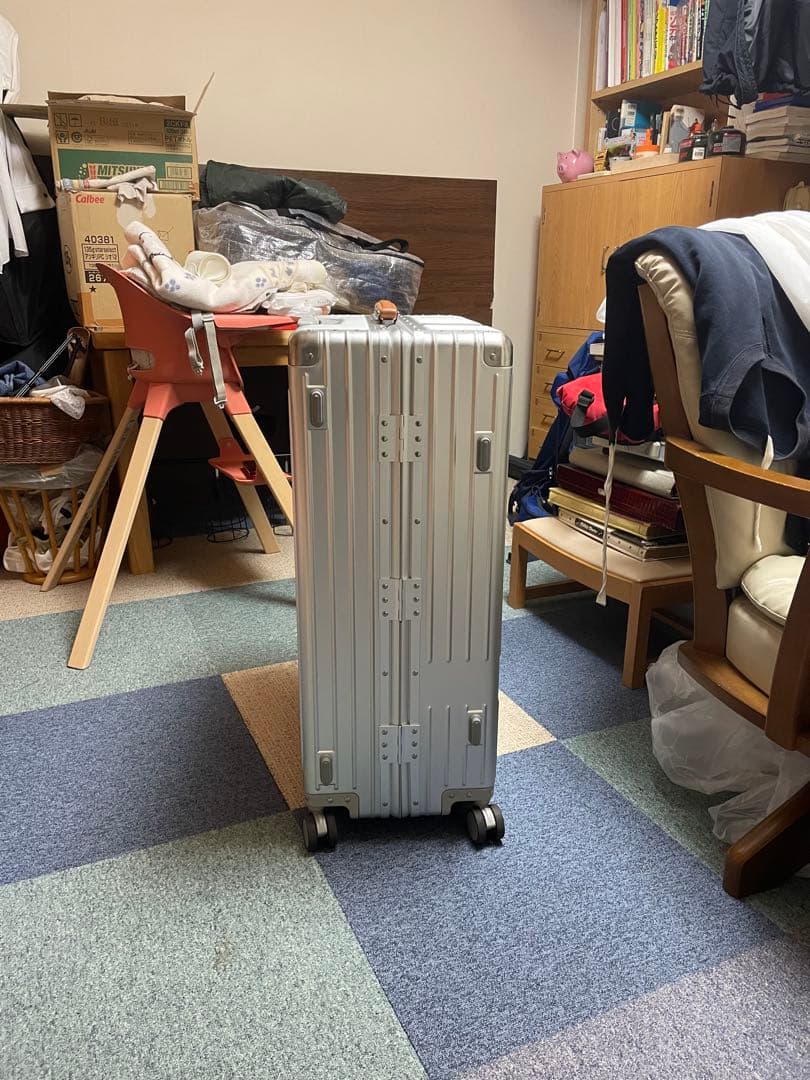 シルバーアルミニウムキャリーケース