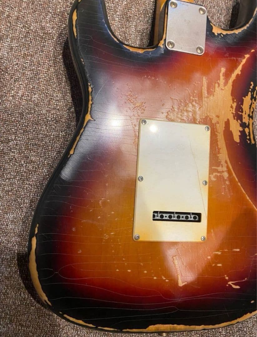 今月迄の出品【ラッカー塗装】ストラトキャスター　ビンテージ ハードレリック